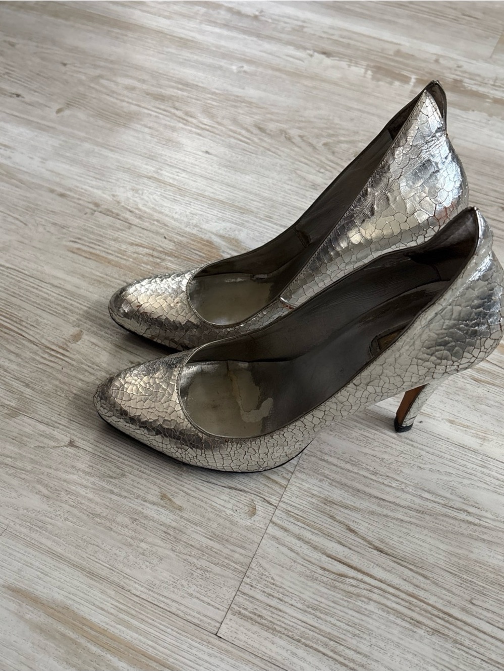 Report Signature Metallic Silver Snakeskin-Textured Pointed Pumps